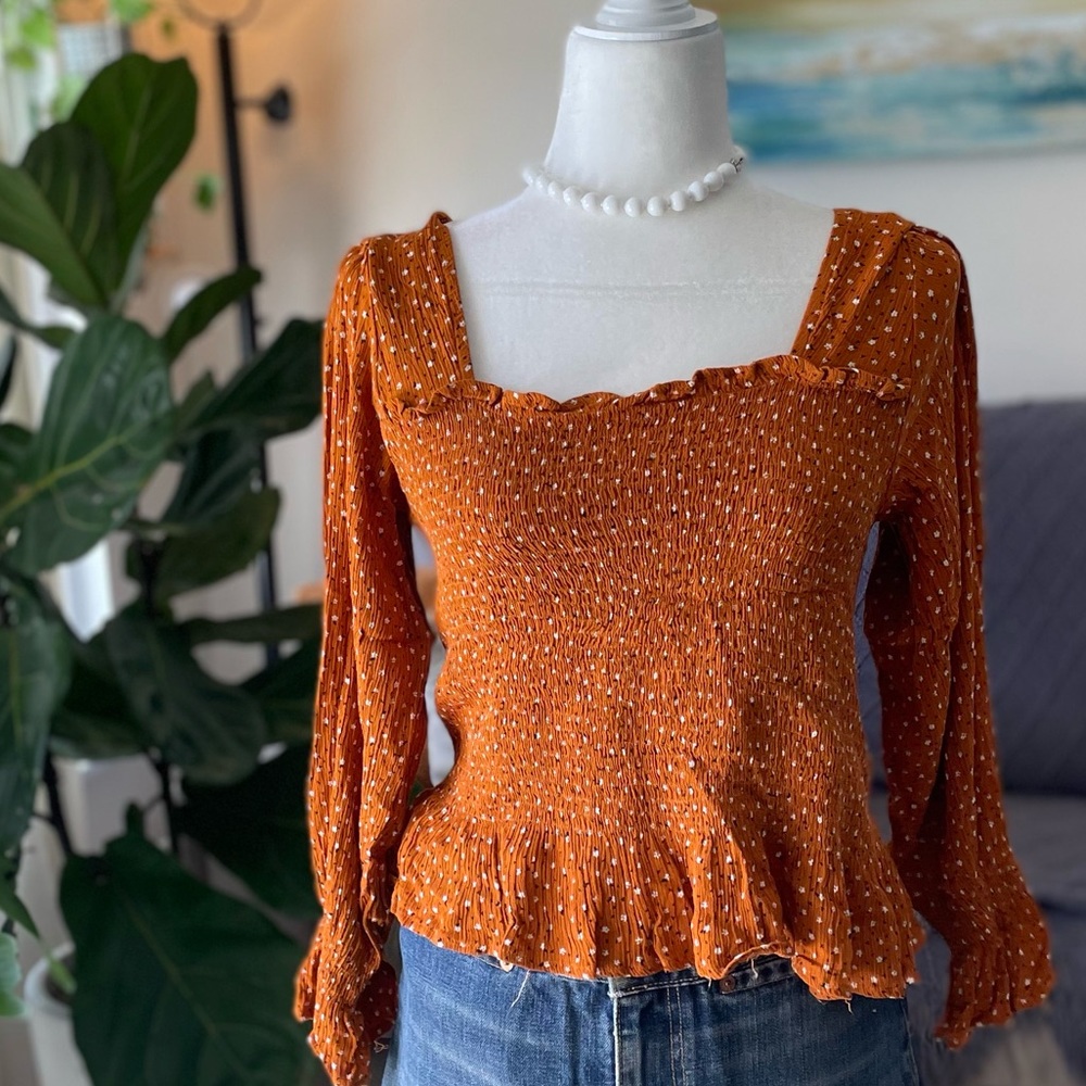 Cute top (skirt and necklace sold separately)